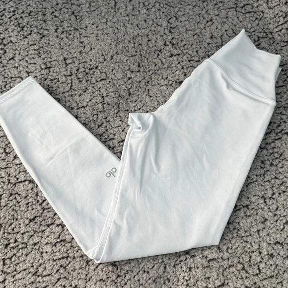 ALO Yoga Soft White Leggings - Picture 11 of 11